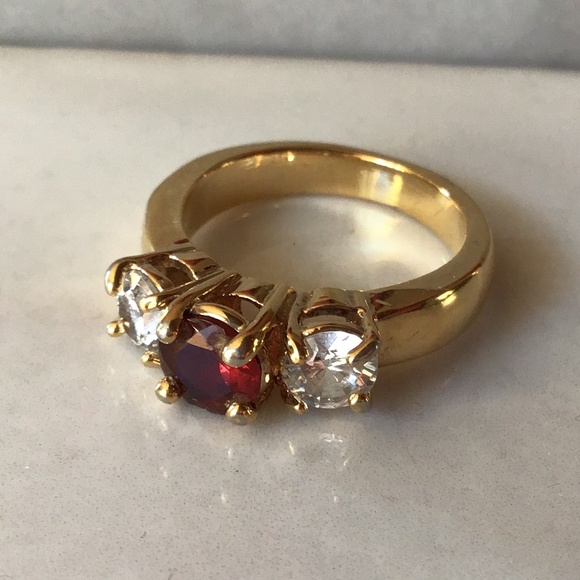 Sparkling Vintage Garnet Sterling Silver Ring with Gold Plate Size 6 1/2 - Picture 2 of 14
